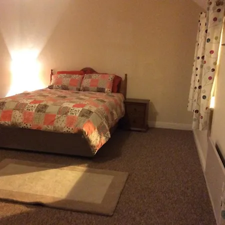 Beds2nite Apartman Swinford